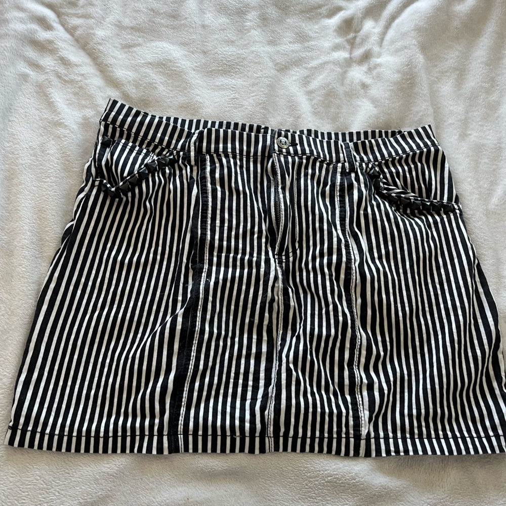 Striped mini skirt